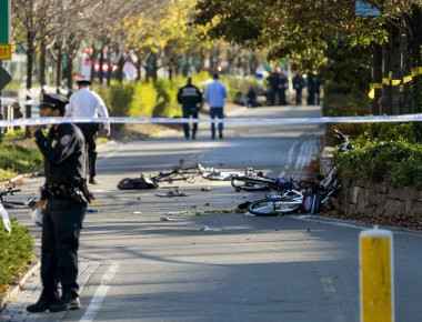 Bίντεο: Η στιγμή που οι πέντε Αργεντίνοι έκαναν ποδήλατο πριν τους διαλύσει ο Ουζμπέκος τρομοκράτης